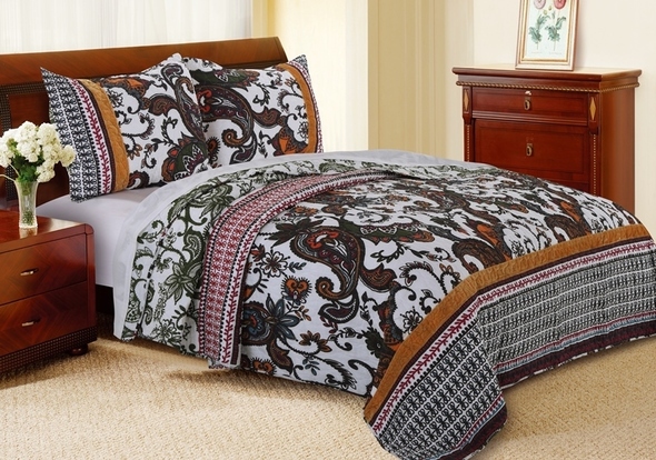 white coverlet queen Greenland Home Fashions Quilt Set Multi