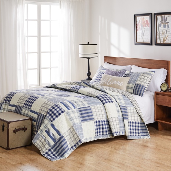 looking for comforter sets Greenland Home Fashions Quilt Set Blue