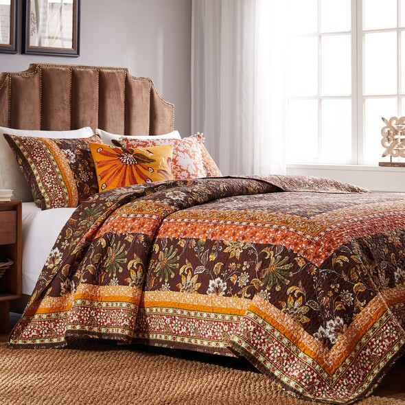 difference between coverlet and comforter Greenland Home Fashions Quilt Set Chocolate